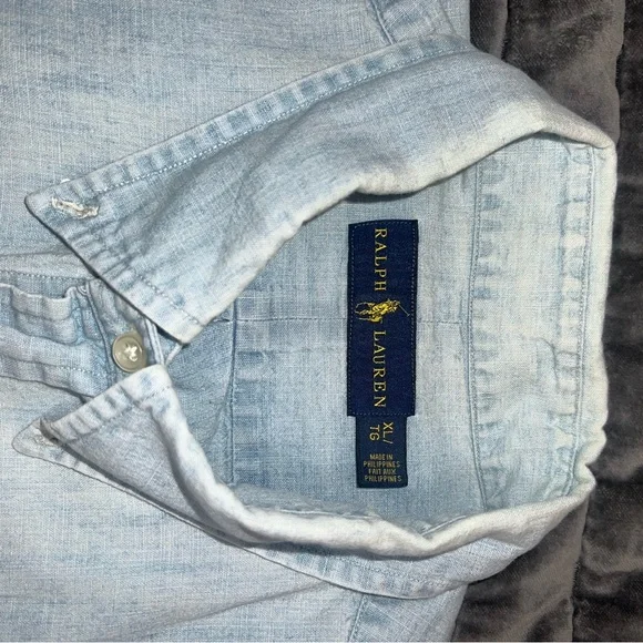 Vintage Ralph Lauren Light Blue Button-Up Shirt - Picture 3 of 3